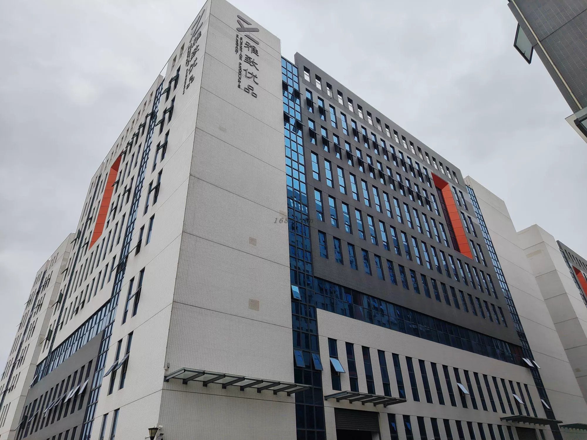 初创品牌化妆品代工怎么选？雅致优品以低门槛、高品质解决核心痛点